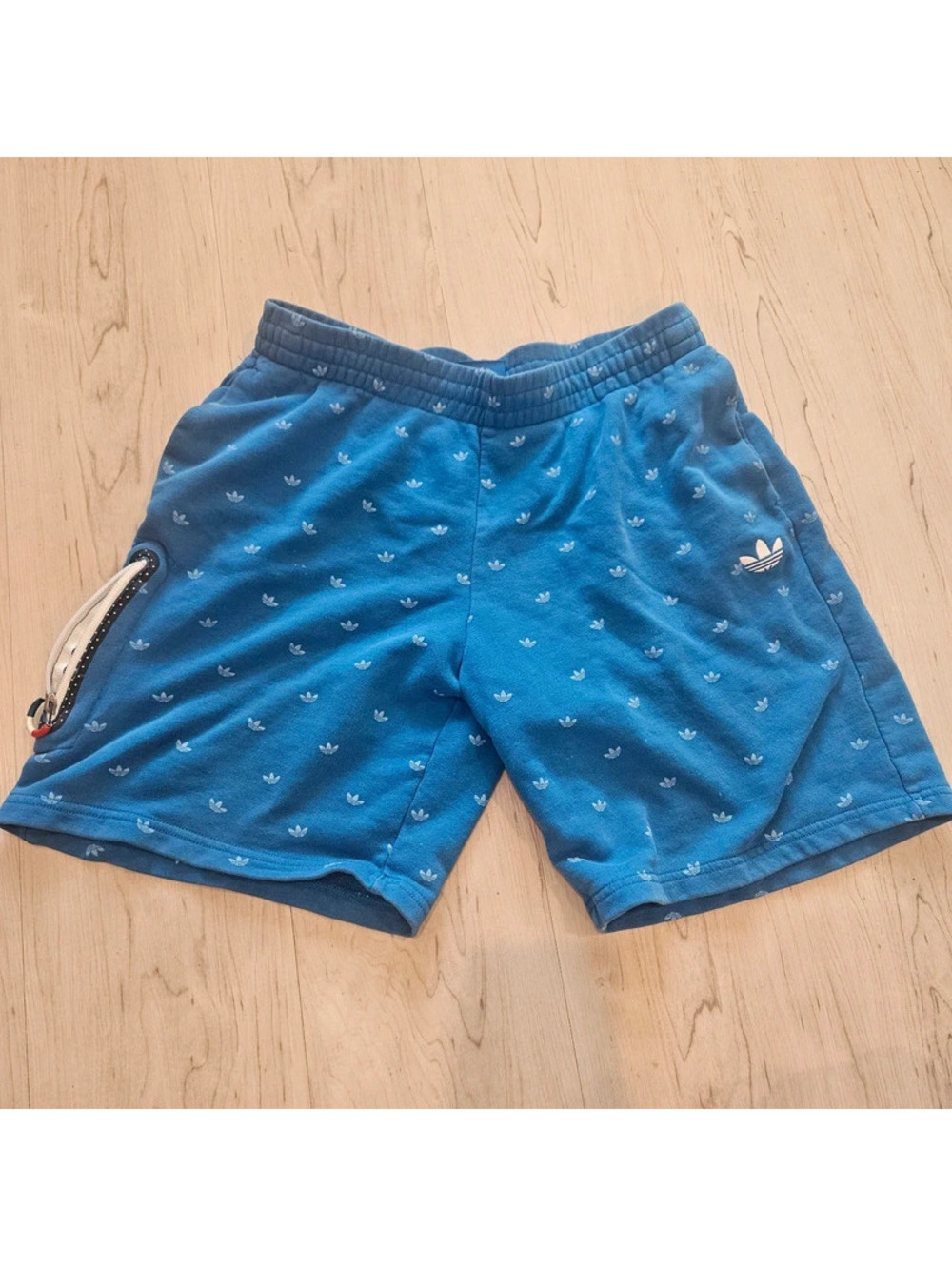 Adidas Originals Men’s Medium Blue Trefoil Allover Print Sweat Shorts
